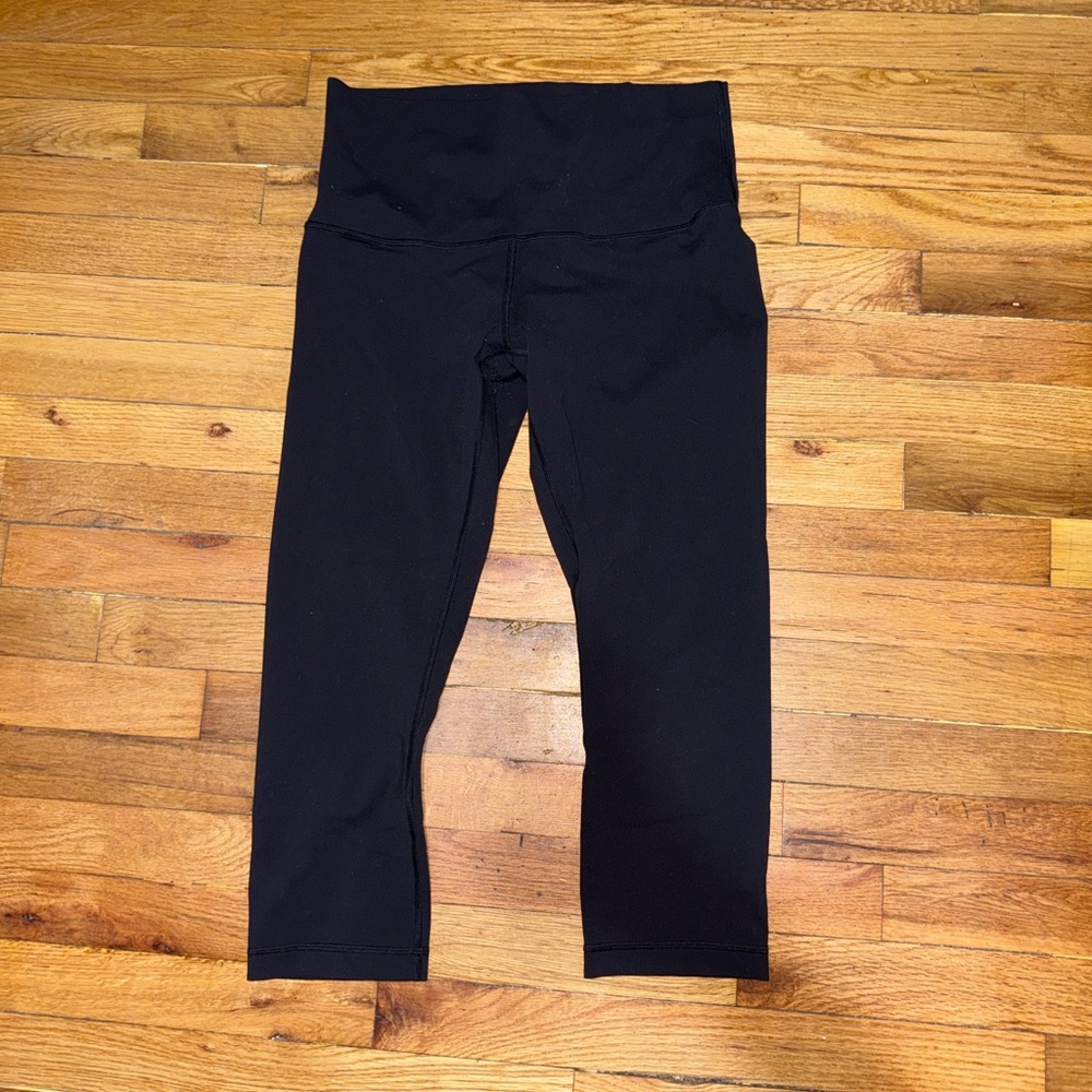 Black Capri Lululemon Leggings